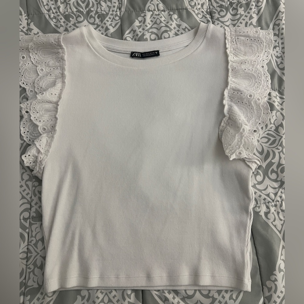 Zara women’s ruffles top size large